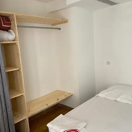 P2 ,7 Rue Saint Catherine *